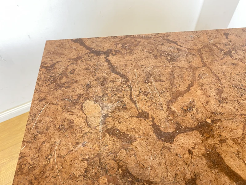 WMK Wunderschöne dänische antike Schubladenkommode aus vollem Holz mit Marmorplatte und hübschen Originalgriffen
