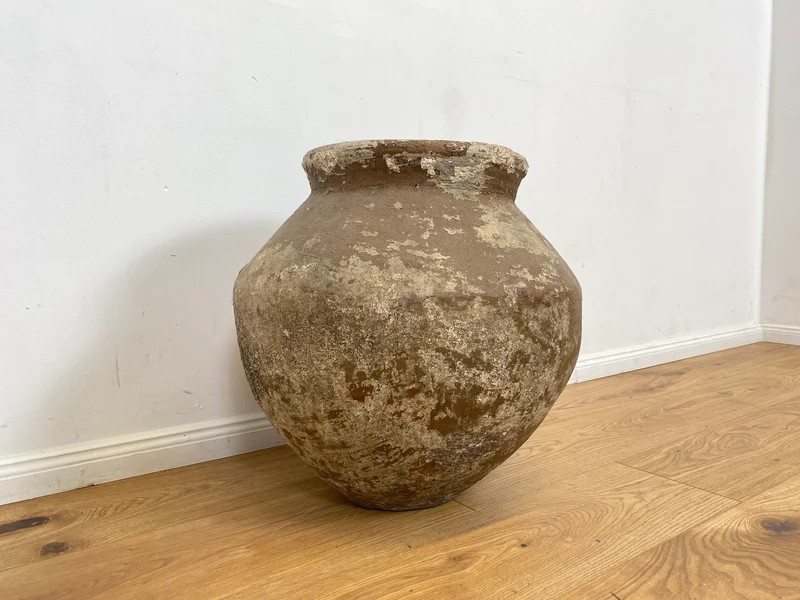 Boatwood by WMK # Sehr schöne antike Bodenvase / Wasserbehälter von der Insel Bali, ca. 100 Jahre alt, aus Terracotta mit Alterspatina