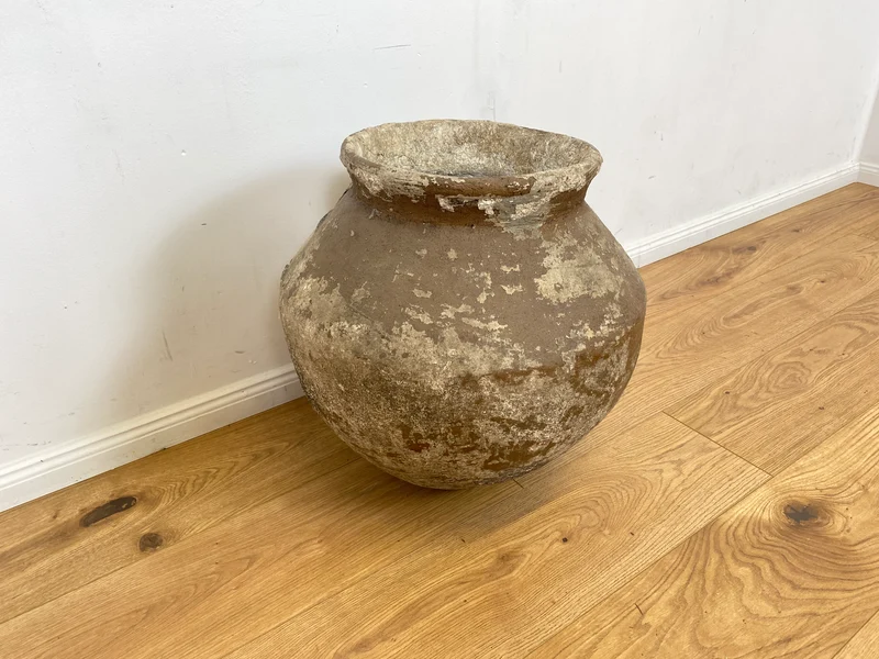 Boatwood by WMK # Sehr schöne antike Bodenvase / Wasserbehälter von der Insel Bali, ca. 100 Jahre alt, aus Terracotta mit Alterspatina