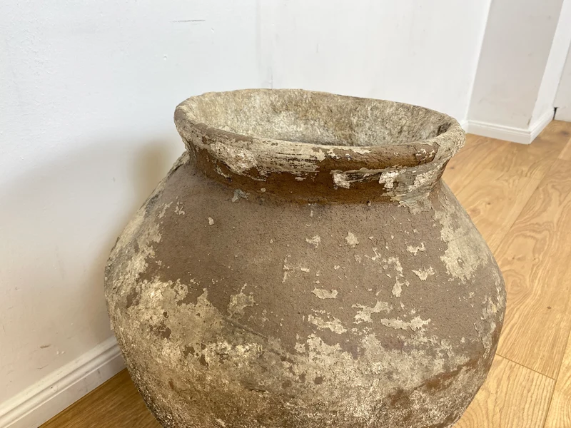 Boatwood by WMK # Sehr schöne antike Bodenvase / Wasserbehälter von der Insel Bali, ca. 100 Jahre alt, aus Terracotta mit Alterspatina