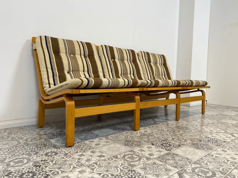 WMK Formschönes, minimalistisches und sehr gut erhaltenes skandinavisches Designerssofa von Karl-Erik Ekselius für JOC Vetlanda
