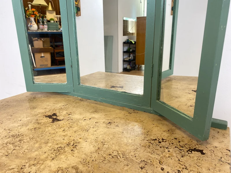 WMK Besonders schöne antike Spiegelkommode aus vollem Holz mit Marmorplatte und floraler Handbemalung
