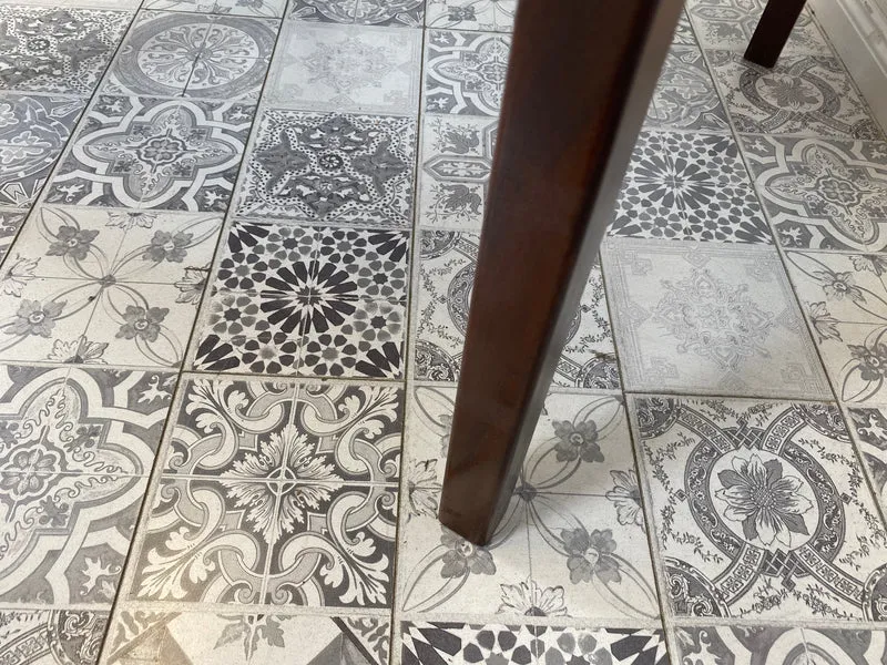WMK Minimalistischer, sehr gut erhaltener skandinavischer Couchtisch mit edlem Palisander furniert