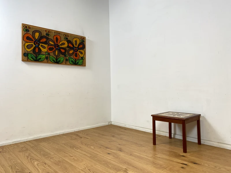 WMK Stilvoller und sehr gut erhaltener sandinavischer Couchtisch in Teakholz mit kunstvoll gestalteten Fliesen