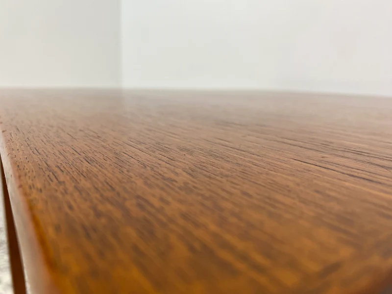 WMK Eleganter und gut erhaltener skandinavischer Mid-Century Couchtisch aus Teak von Alberts Tibro