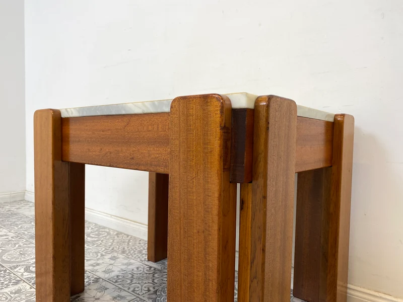 WMK Ein Blickfang! Außergewöhnlicher 70er Jahre Couchtisch mit schöner Marmorplatte , bauähnlich mit Tischen von Afra & Tobia Scarpa