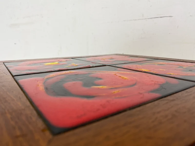 WMK Ein Unikat! Gut erhaltener skandinavischer Couchtisch aus Teakholz, kunstvoll befliest