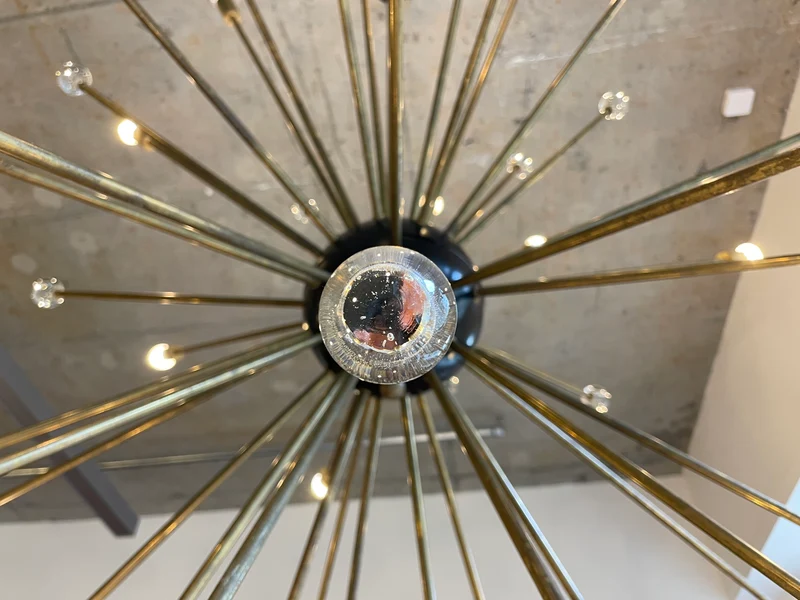 WMK Der Designklassiker! Berühmter und vollfunktionsfähiger Space Age Kronleuchter "Sputnik" in größter Ausführung (Ø150cm) aus Messing mit Murano Glaskugeln