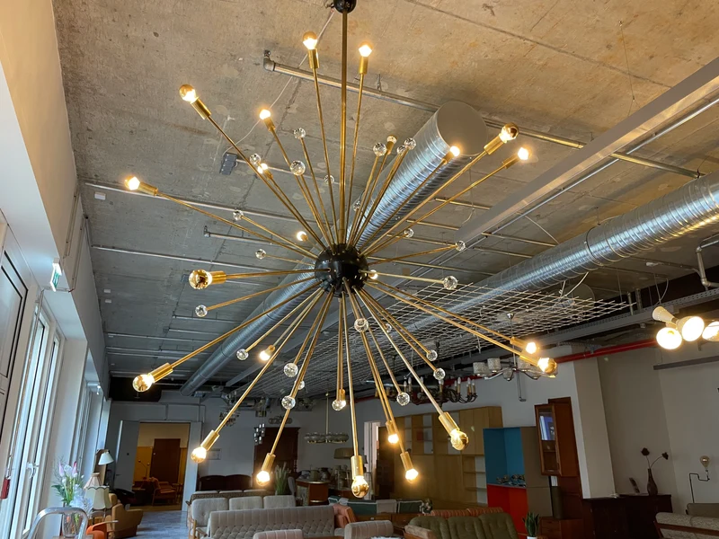 WMK Der Designklassiker! Berühmter und vollfunktionsfähiger Space Age Kronleuchter "Sputnik" in größter Ausführung (Ø150cm) aus Messing mit Murano Glaskugeln