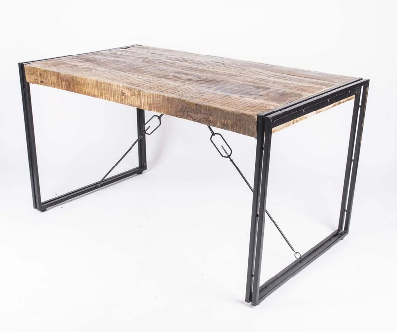Esstisch aus Massivholz im Industriedesign 220 cm