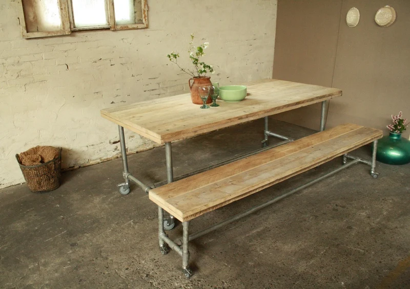Esstisch im Industriedesign, Gartentisch, Tisch mit Tischbeinen aus Metall, Länge 220 cm