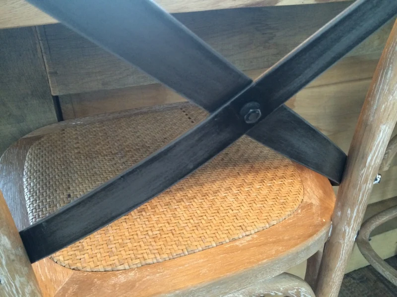 Barstuhl aus Massivholz, Sitzhöhe 75 cm