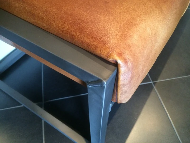 Bank Echtleder Metall, Sitzbank im Industriedesign, Breite 186 cm