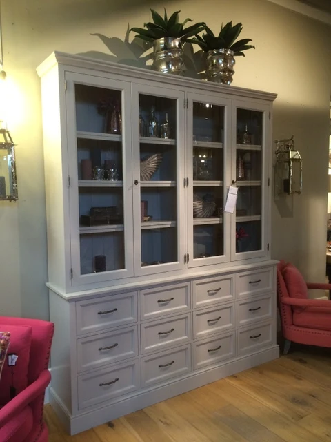 Vitrine grau, Geschirrschrank aus Massivholz, Küchenschrank grau im Landhausstil, auch in anderen Farben bestellbar