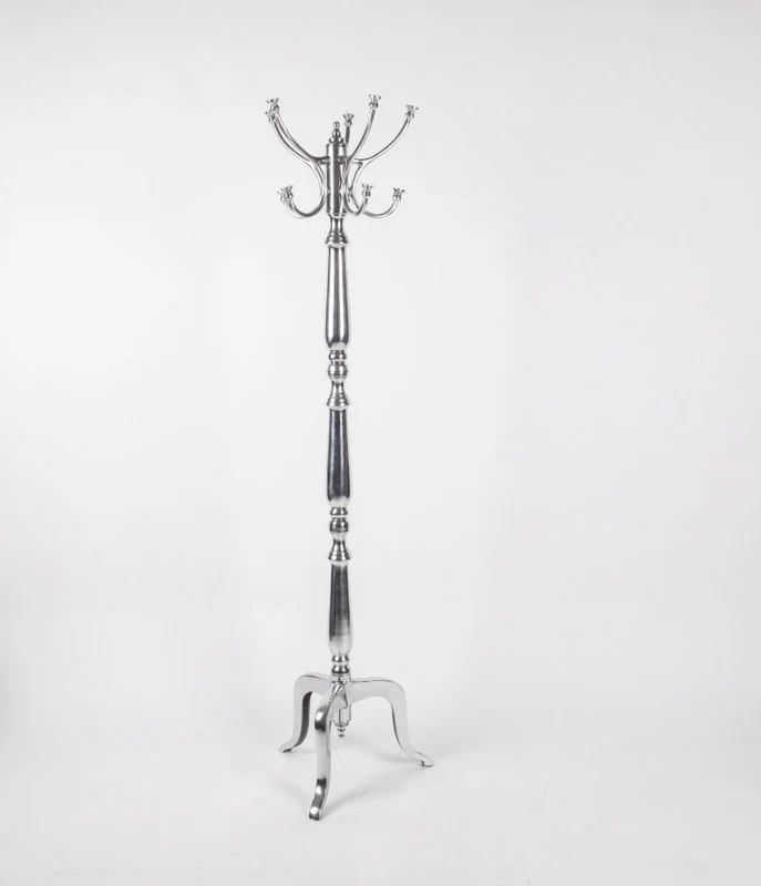 Klassische Garderobe aus Aluminium im Landhausstil