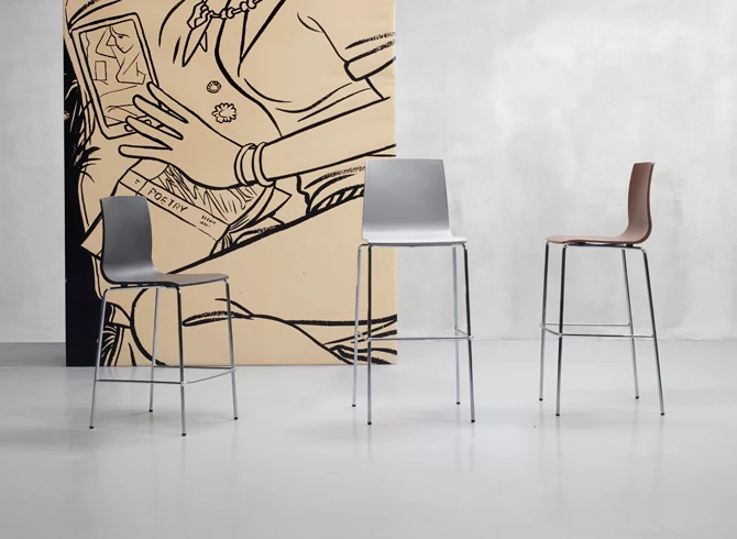 Design Barstuhl stapelbar, Sitzhöhe 80 cm
