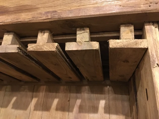 Weinschrank aus Massivholz, Weinschrank Unikat Massivholz