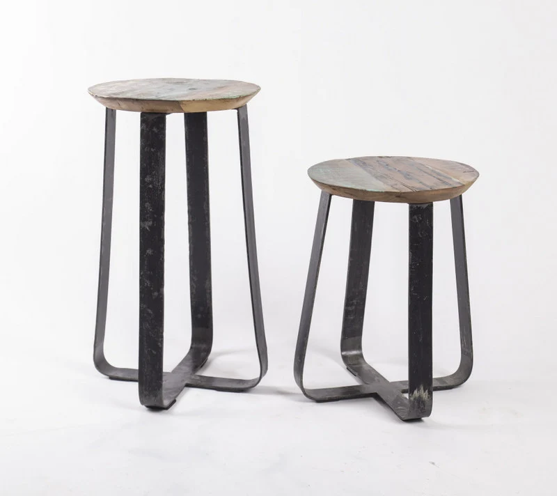 Hocker aus Metall und Massivholz im Industriedesign, Höhe 45 cm