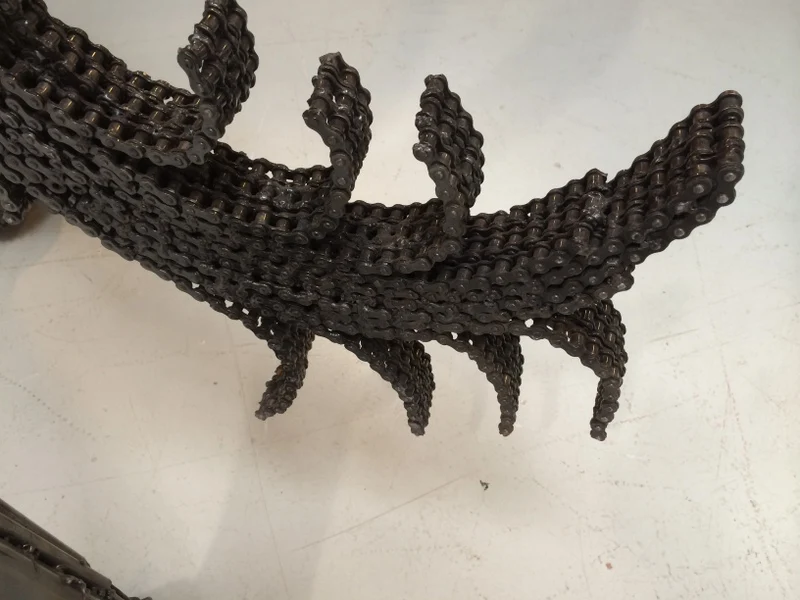 Pferd aus recyclebarem Metall in Echtgröße