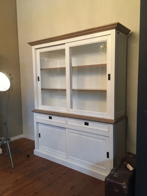 Vitrine weiß Landhaus, Vitrinenschrank weiß Landhaus, Geschirrschrank weiß Landhaus, Wohnzimmerschrank im Landhausstil, Breite 180 cm