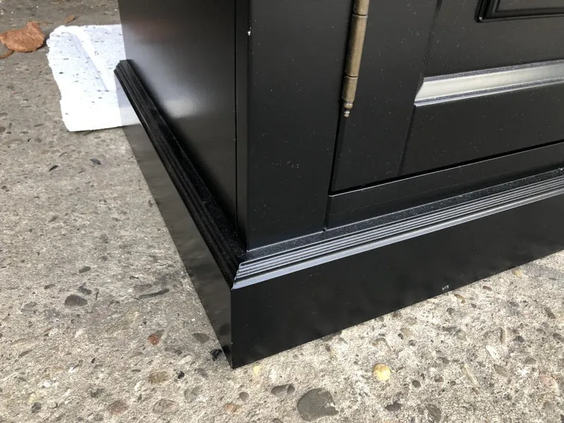 Vitrinenschrank schwarz, Geschirrschrank schwarzLandhausstil, Vitrine Landhaus schwarz, Breite 126 cm
