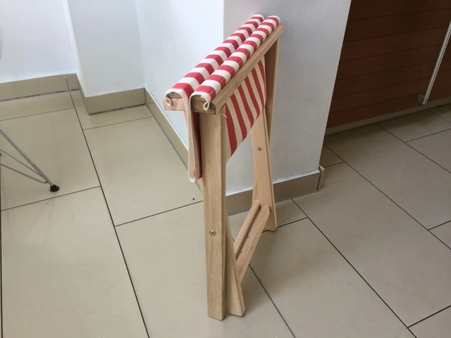 Hocker aufklappbar, Hocker aus Stoff und Holz, Farbe rot-weiß