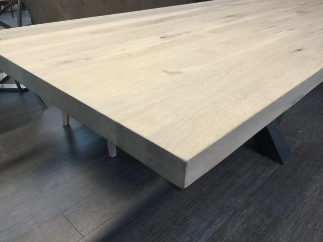 Esstisch Eiche Tischplatte, Tisch Eiche-Tischplatte Industriedesign, Tischgestell aus Metall, Maße 260 x 100 cm