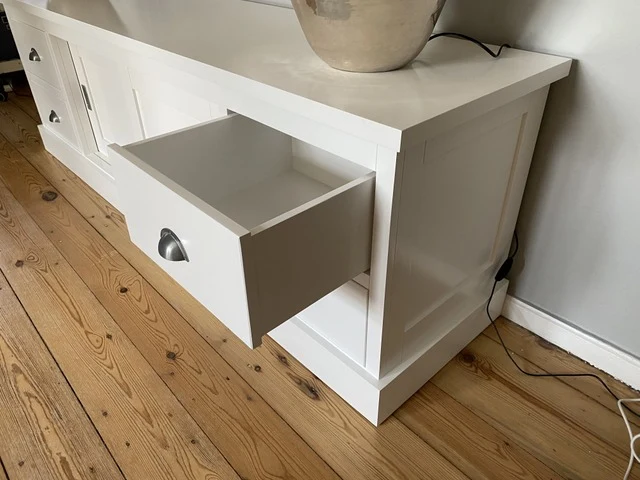 TV Schrank grau vier Schubladen Landhausstil , Lowboard grau mit Schiebetüren Landhaus, Breite 200 cm