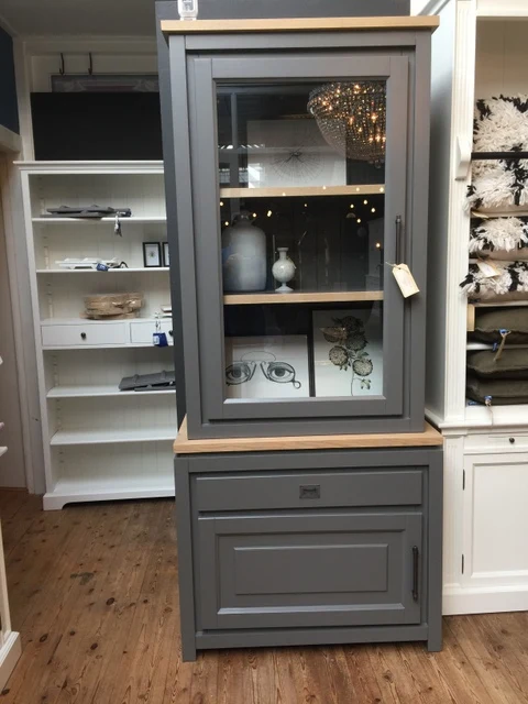 Vitrinenschrank grau, Geschirrschrank grau, Vitrine grau Landhausstil, Breite 95 cm