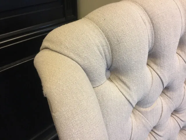 Stuhl gepolstert in verschiedenen Farben, Stuhl mit Ring Chesterfield Farbe Sand