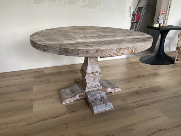 Runder Tisch Massivholz, Esstisch rund Holz, Holztisch im Landhausstil, Durchmesser 130 cm