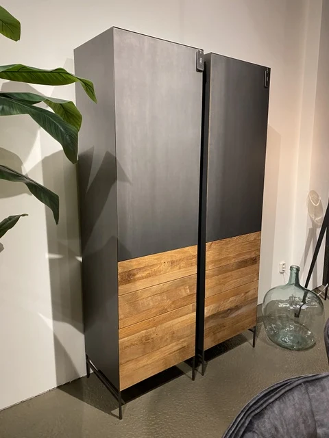 Schrank links Metall Holz, Bücherschrank Holz, Schrank mit drei Schubladen, Breite 55 cm