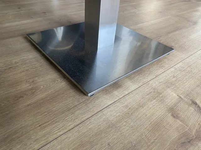 Bistrotisch Eiche, Tisch Edelstahl-Gestell, Tischplatte Eiche, Maße 80x80 cm