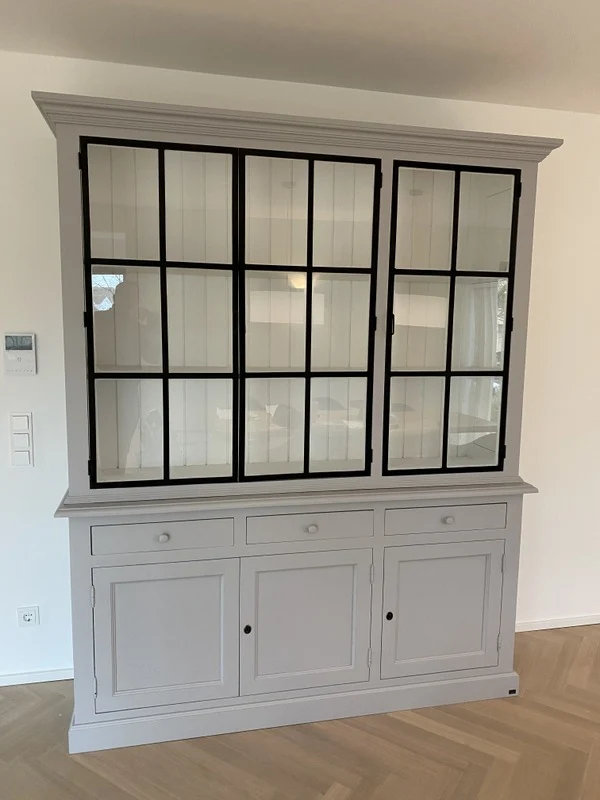 Buffetschrank grau Landhaus, Vitrine grau, Geschirrschrank grau Massivholz, Küchenschrank grau Landhaus, Breite 185 cm