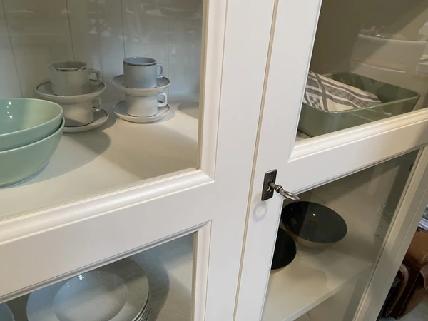 Vitrine weiß Landhaus, Geschirrschrank weiß Landhausstil, Breite 128 cm