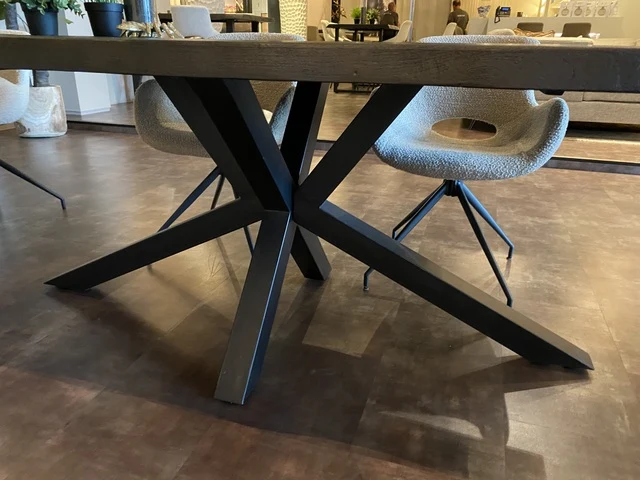 Esstisch schwarz, Tisch Baumkante schwarz, Esstisch Baumkante schwarz, Breite 220 cm