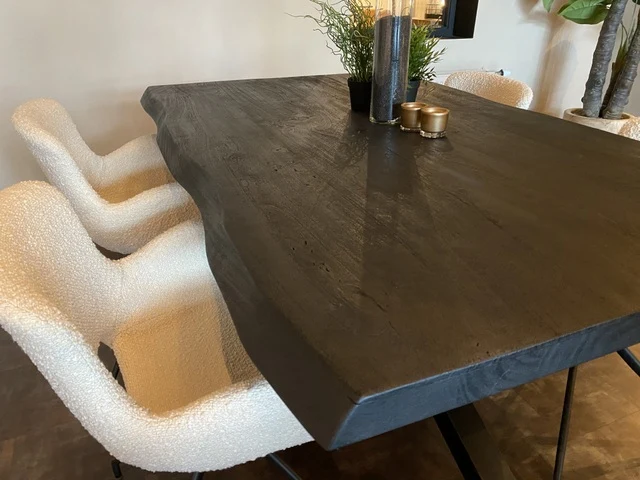 Esstisch schwarz, Tisch Baumkante schwarz, Esstisch Baumkante schwarz, Breite 220 cm