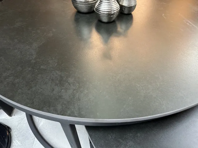 Couchtisch grau-schwarz, Couchtisch rund graue Tischplatte, 2er Set, Maße 70-90 cm