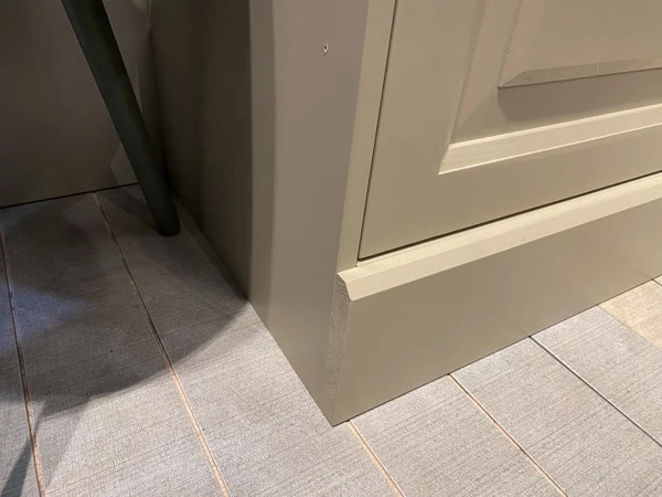 Vitrine grau, Schrank grau, Bücherschrank grau, Geschirrschrank grau, Breite 105-159 cm