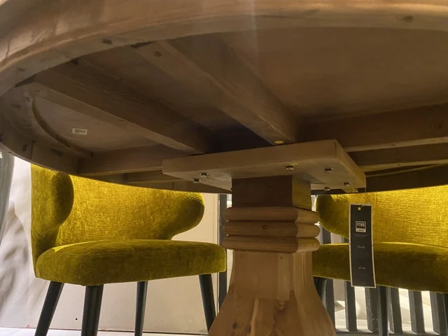 Runder Tisch Altholz, Esstisch rund Altholz, Tisch im Landhausstil, Durchmesser 135 cm