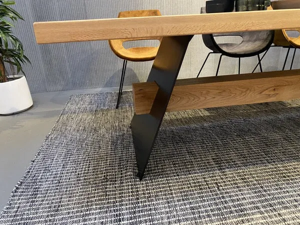 Esstisch massiv Eiche, Tisch Industriedesign Gestell aus Metall, Tisch Eiche massiv, Maße 280 x 100 cm