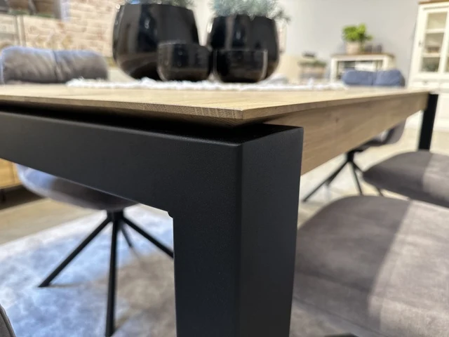 Tisch ausziehbar Eiche, Esstisch ausziehbar Eiche massiv, ausziehbarer Tisch Landhausstil, Länge 220-315 cm