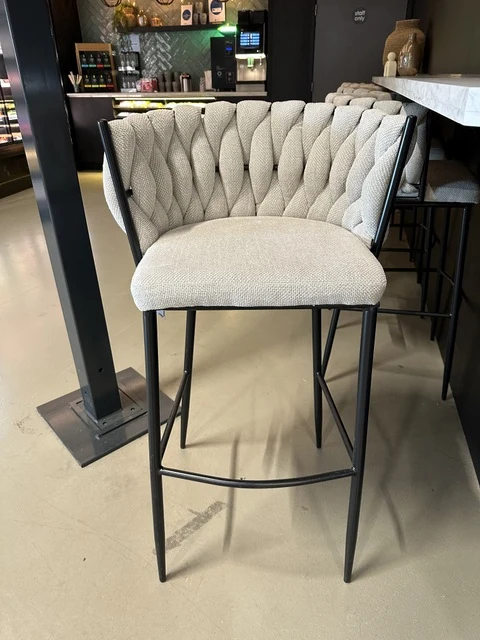 Barstuhl beige, Barstuhl Metall-Gestell schwarz, Sitzhöhe 75 cm