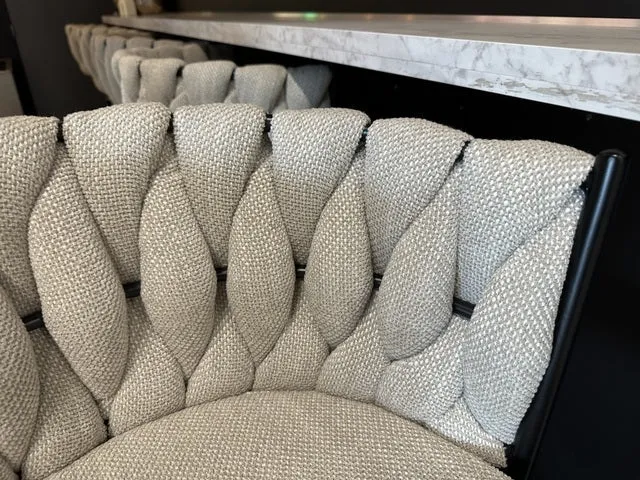 Barstuhl beige, Barstuhl Metall-Gestell schwarz, Sitzhöhe 75 cm