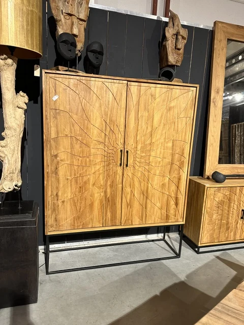 Wohnzimmerschrank Handarbeit Schnitzerei Holz, Schrank Schnitzerei Naturholz, Breite 140 cm