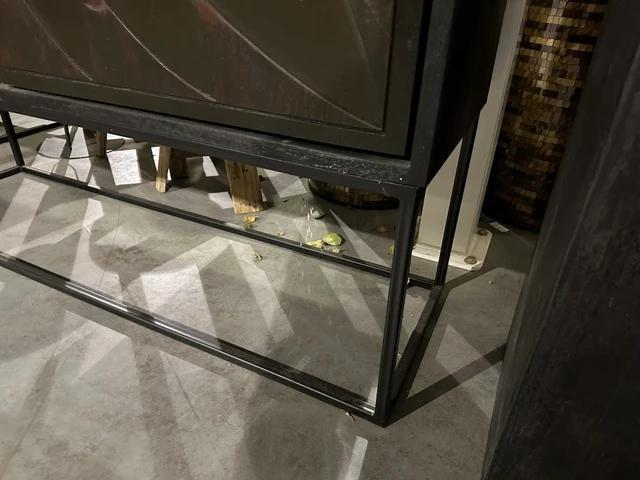 Wohnzimmerschrank schwarz Handarbeit Schnitzerei Holz, Schrank braun Schnitzerei Naturholz, Breite 140 cm