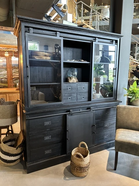 Vitrine schwarz Teakholz, Wohnzimmerschrank schwarz Massivholz, Breite 180 cm