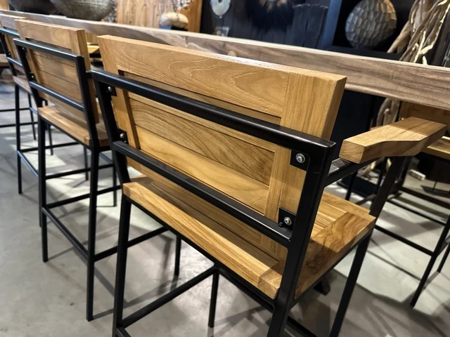 Barstuhl Metall-Holz, Barstuhl mit Armlehne Industriedesign, Sitzhöhe 75 cm