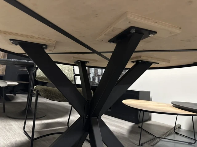 Runder Tisch Fischgrätmuster, Tisch rund Fischgrätmuster, Durchmesser 100 cm