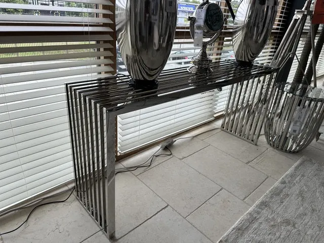 Metall Säule Silber , Dekosäule Metall Silber, Pflanzensäule Silber Metall, Höhe 120 cm